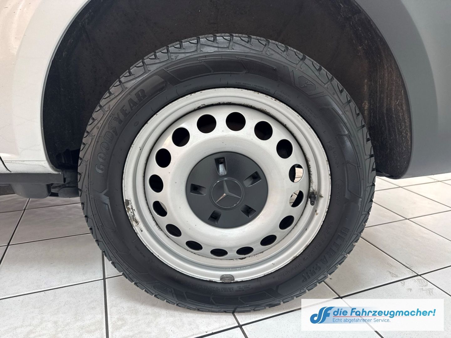 Fahrzeugabbildung Mercedes-Benz Vito Mixto 114 CDI 4x4 kompakt Navi Digitales Co