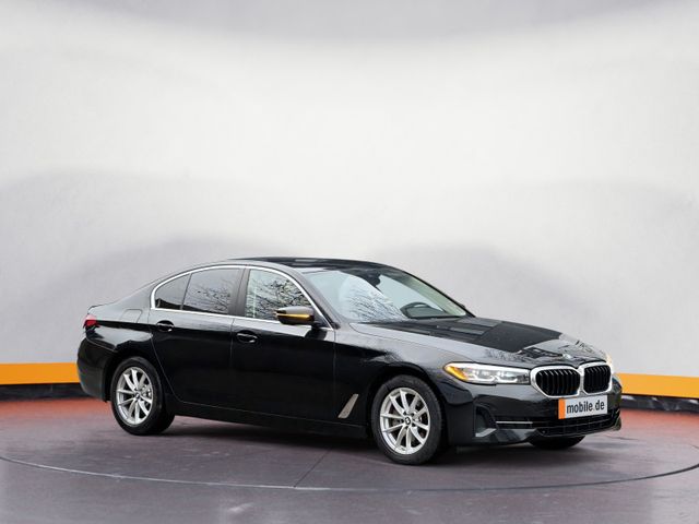 BMW 520 d xDrive Aut. / STANDHEIZUNG / RFK / DAB