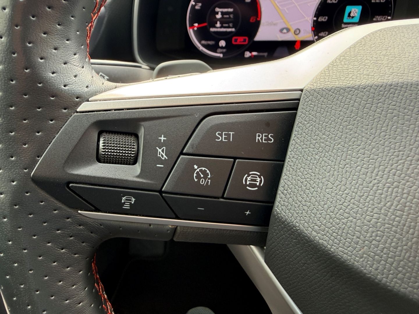 Fahrzeugabbildung SEAT Leon Sportstourer FR Navi Digitales Cockpit LED