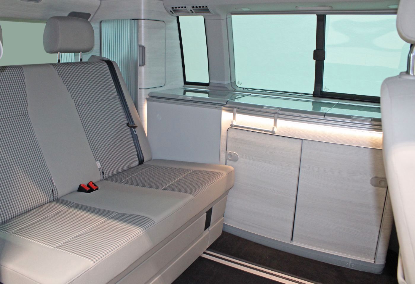 Volkswagen T6 2.0 TDI California Coast Edition AHK RCam ACC foto 15