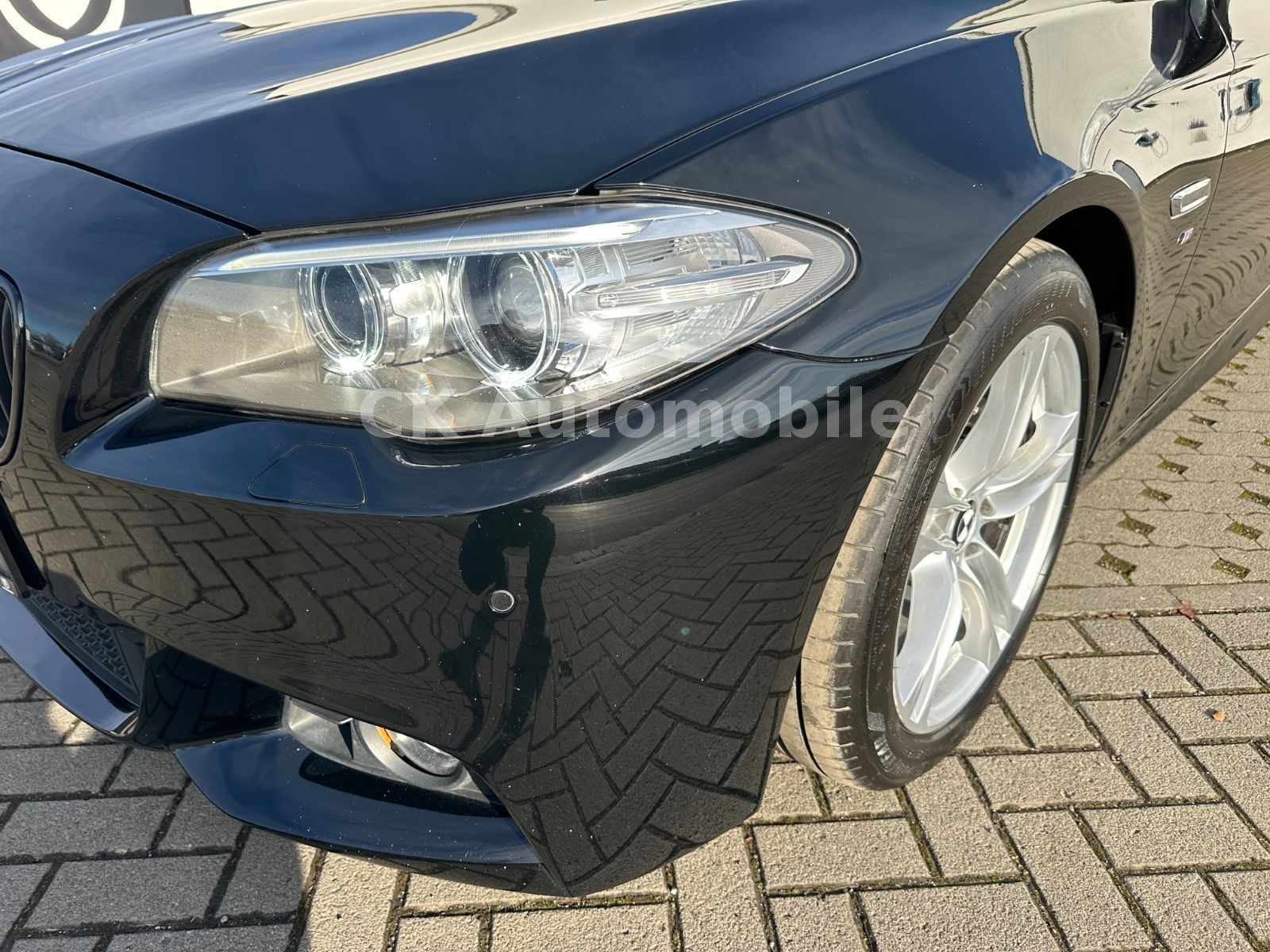 Fahrzeugabbildung BMW 520d Touring M-Sport/Shadow-Line/Navi/Pano/Kam.