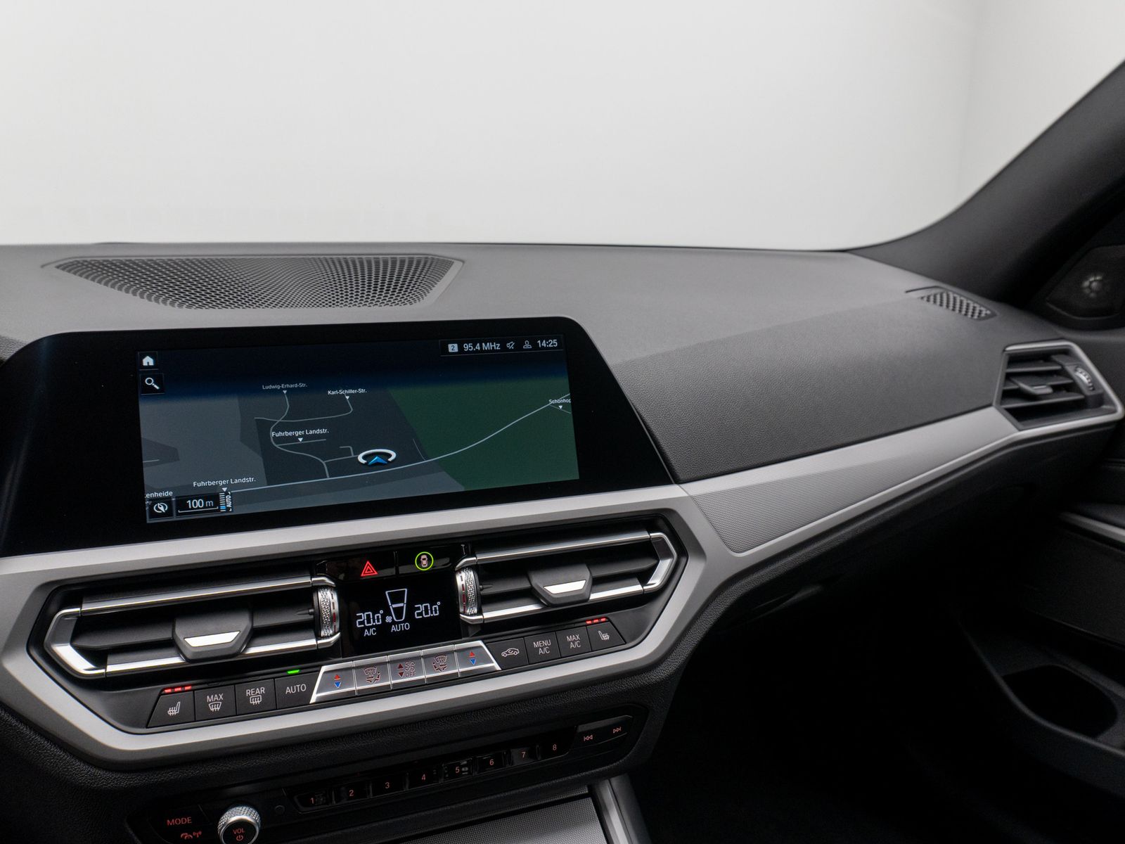 Fahrzeugabbildung BMW 330e Laser 360°HUD DAB H/K Lenkrhzg ACC Komfort