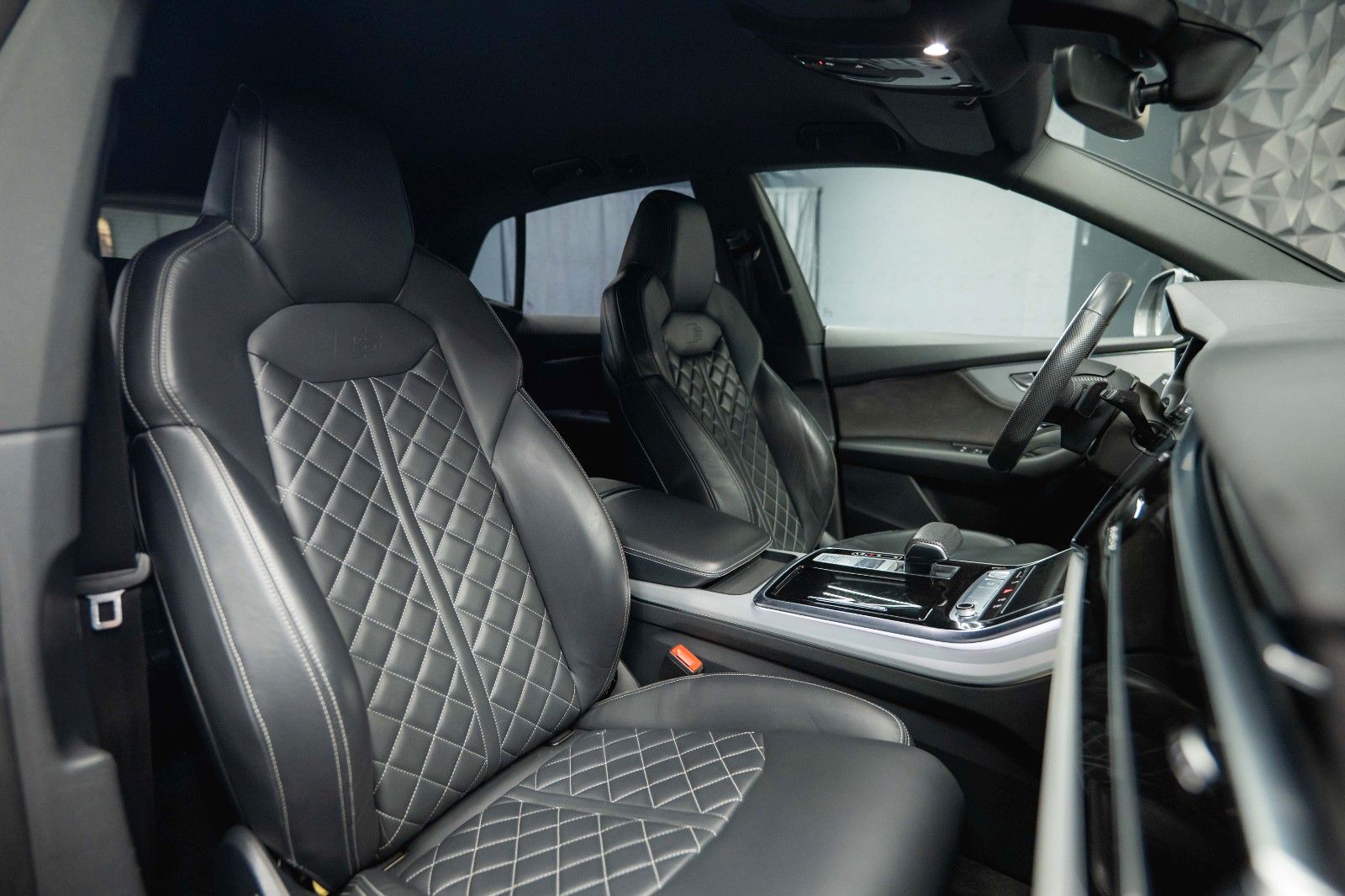 Fahrzeugabbildung Audi Q8 55 TFSI quattro S-Line Plus *ACC*Head Up*22'