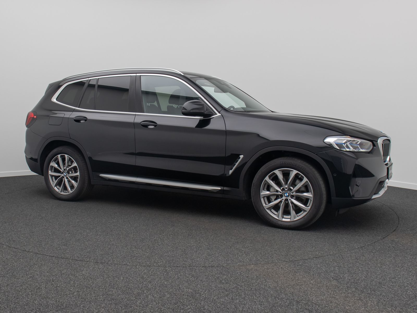 Fahrzeugabbildung BMW X3 xD30d Alarm HUD Laser DAB DisplKey 19"M Sport