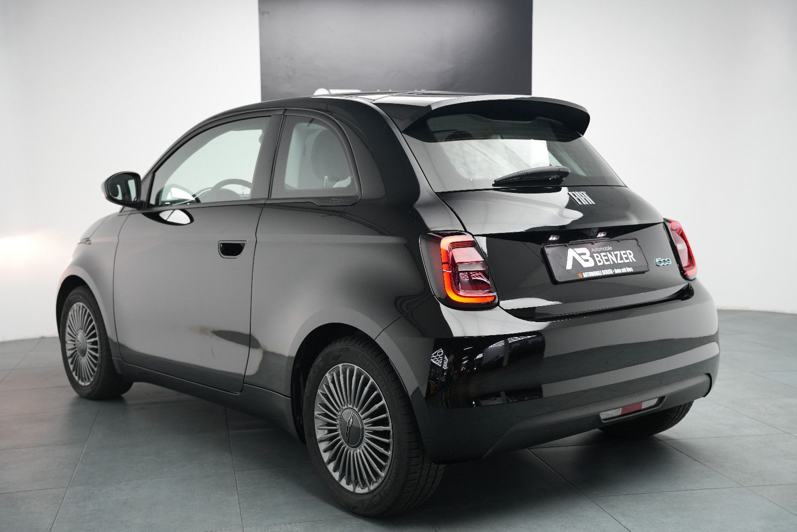 Fahrzeugabbildung Fiat 500e Icon *Navigation*Klima*Alexa*TOP