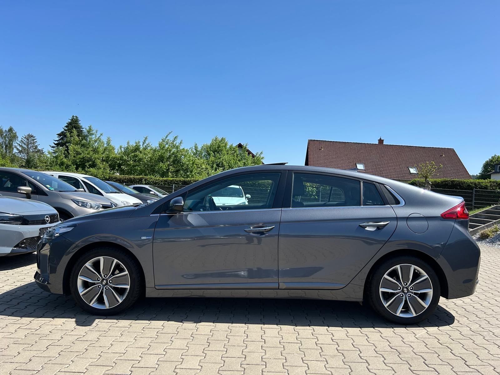 Fahrzeugabbildung Hyundai IONIQ Hybrid Premium°Leder°Kamera°Schiebedach°