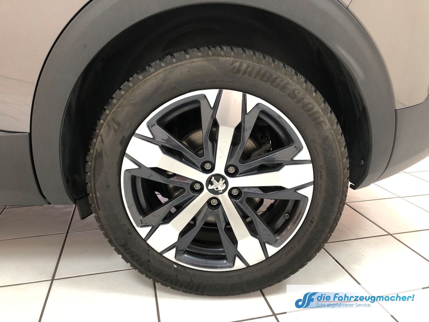 Fahrzeugabbildung Peugeot 3008 Allure Pack 1.5 BlueHDi Navi Digitales Cock