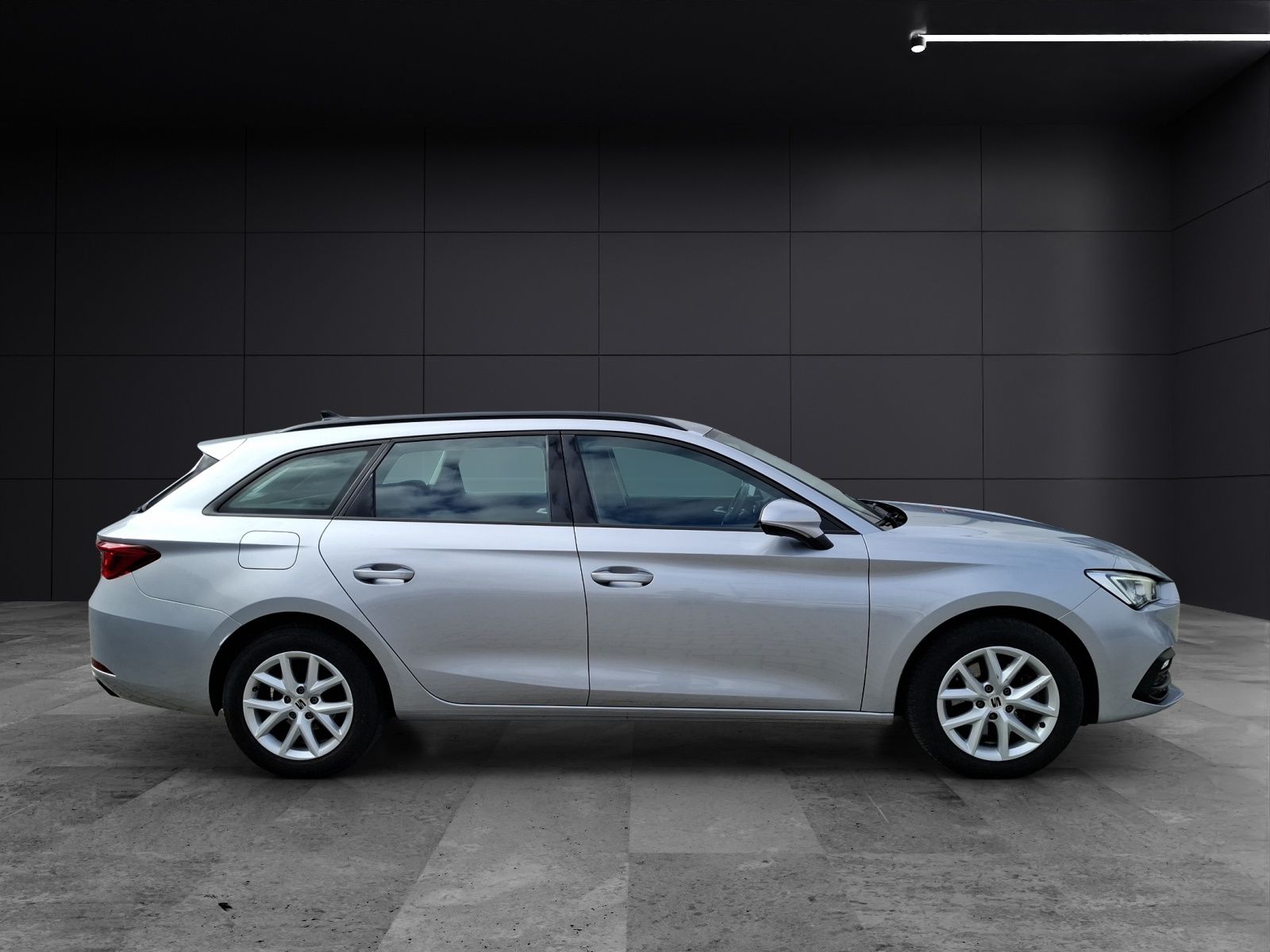 Fahrzeugabbildung SEAT Leon ST TDI Style DSG LED AHK Navi AID GRA PDC S