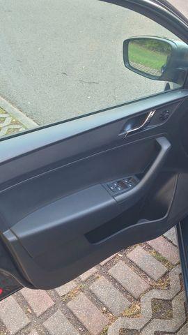 Skoda Rapid 2015 — engine 90 HP (66kW)