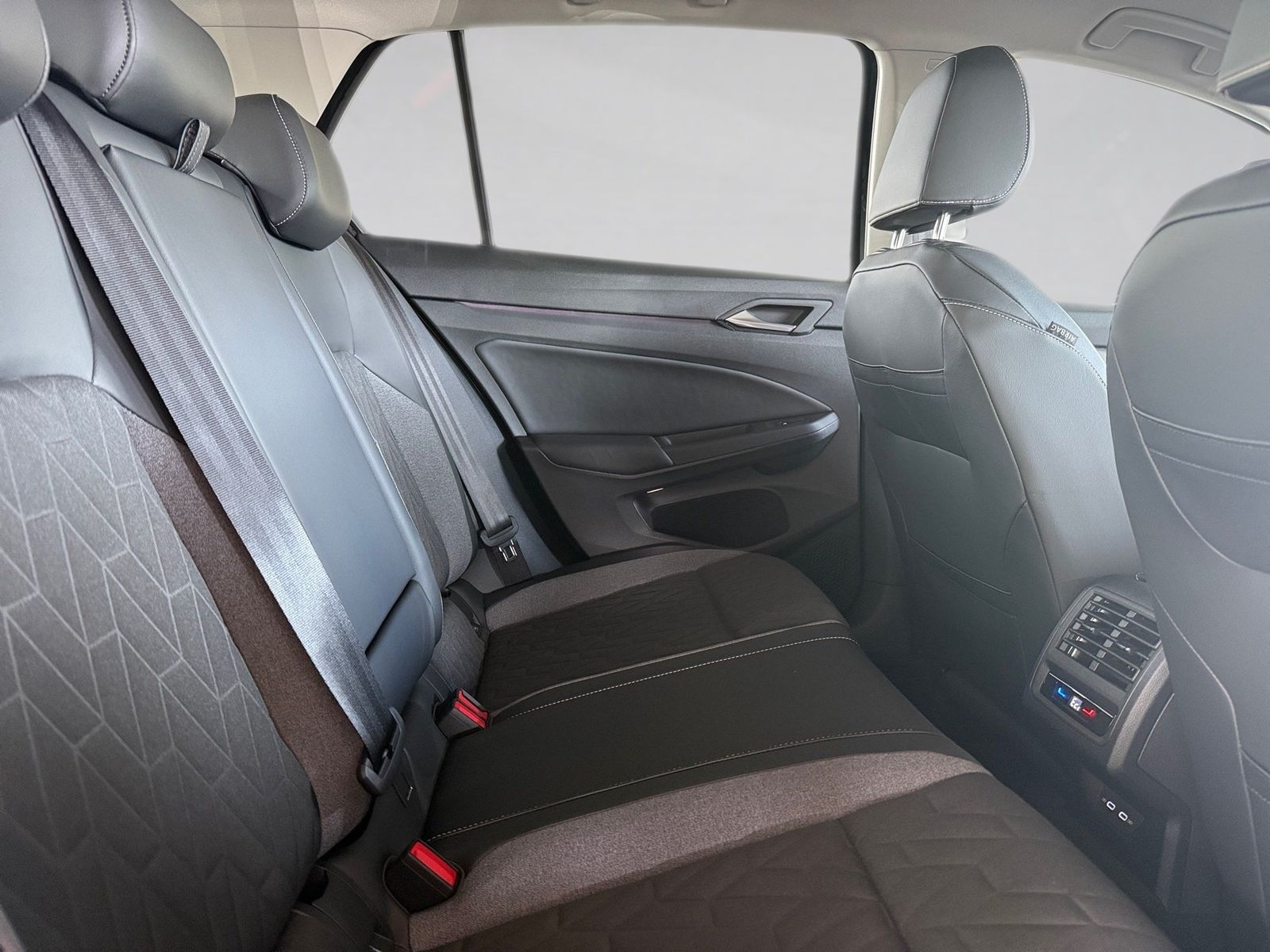 Volkswagen Golf - Bild 11
