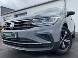 Volkswagen Tiguan 1.5 TSI DSG UNITED 178€ m.20% Anz. AHK 18 - Volkswagen Tiguan UNITED mit Benzin-Antrieb