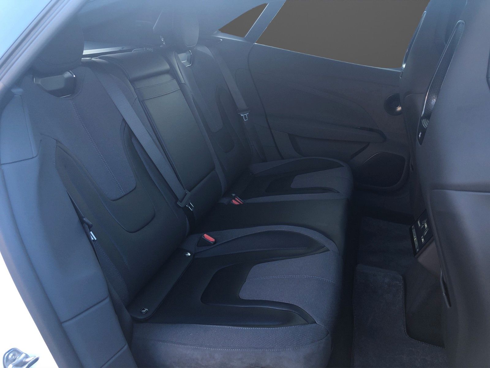 Fahrzeugabbildung Lotus Emeya 600 Business Lotus Wuppertal AHK