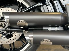 HARLEY DAVIDSON Softail Breakout 107 mit JEKILL & HYDE KLAPPE