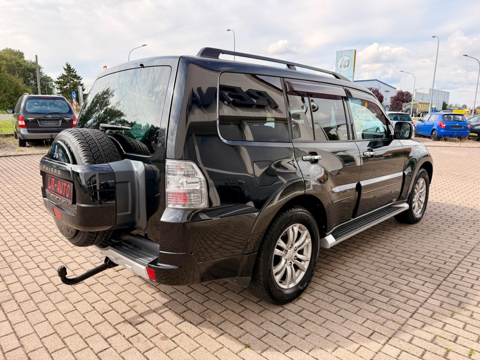 MITSUBISHI PAJERO 3.2 DI-D 200ch 4X4 - 7 PLACES - CUIR - GPS - SIÈGES CHAUFFANTS - TOIT OUVRANT