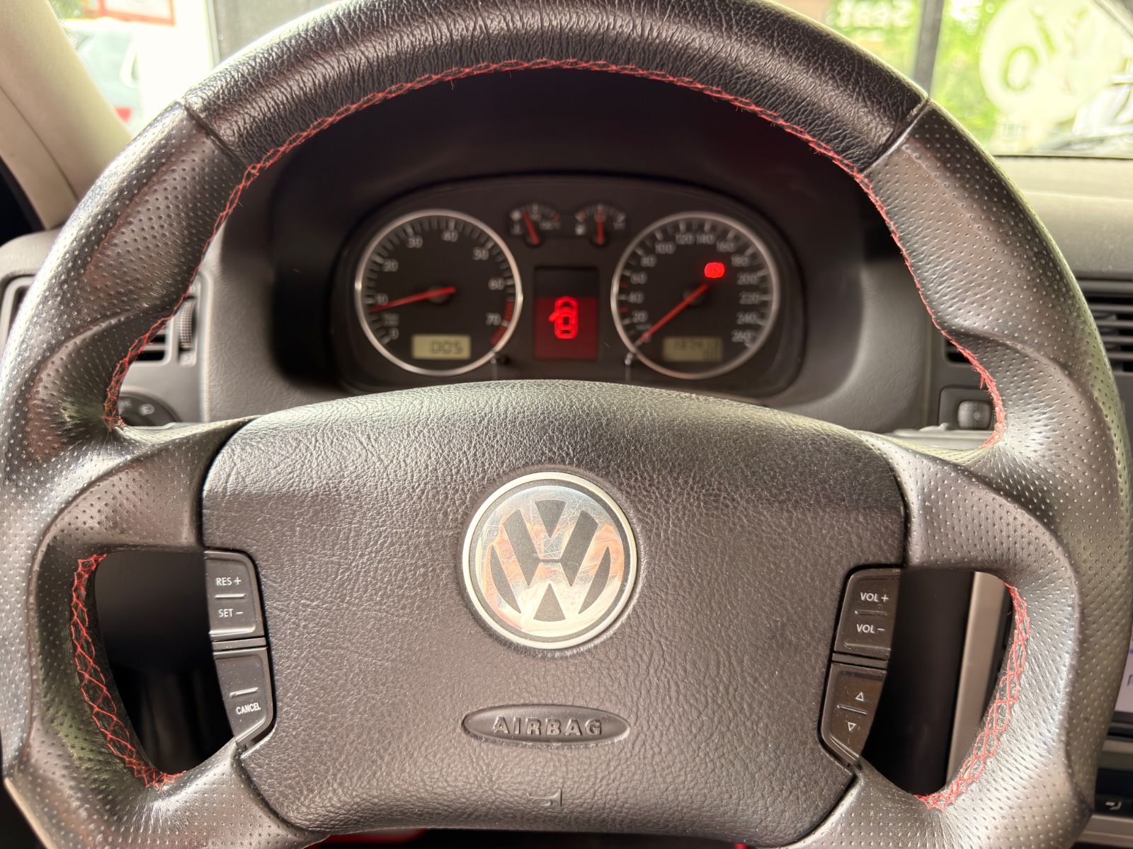 Golf 1.8T GTI *Leder*Navi*R32-Heck*Gewindefahr.*