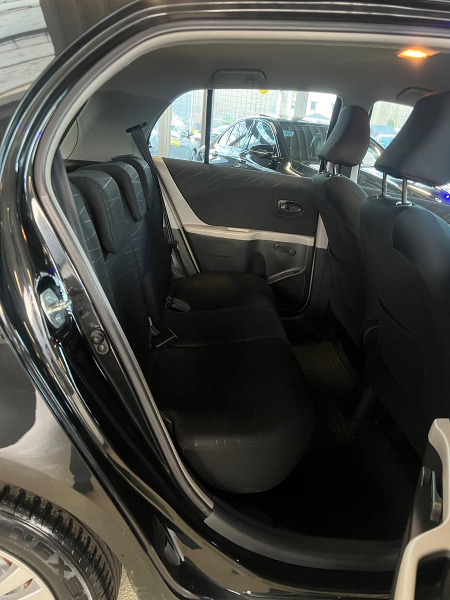 Fahrzeugabbildung Toyota Yaris Sol * TÜV/AU NEU *