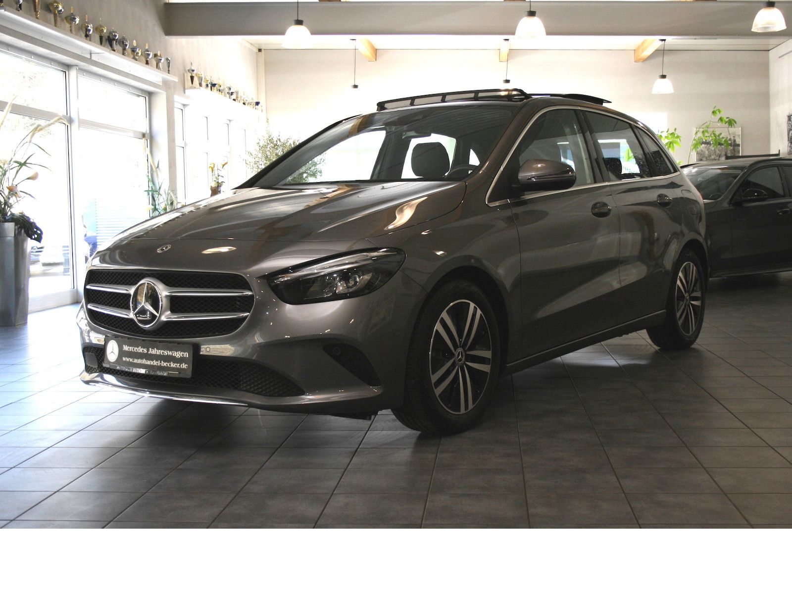Fahrzeugabbildung Mercedes-Benz B 180 Progres. *MBUX *Pano-Dach*LED*Kamera