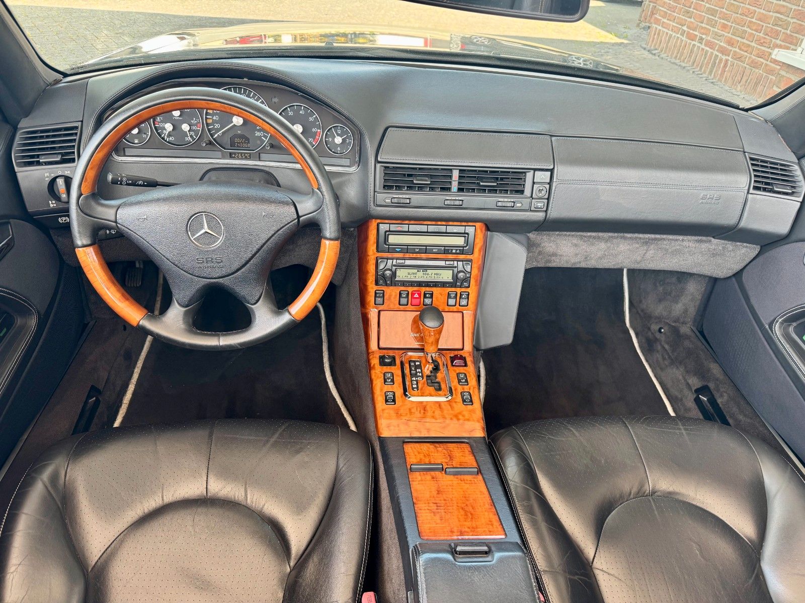 Fahrzeugabbildung Mercedes-Benz SL 320 Final Edition Autom.
