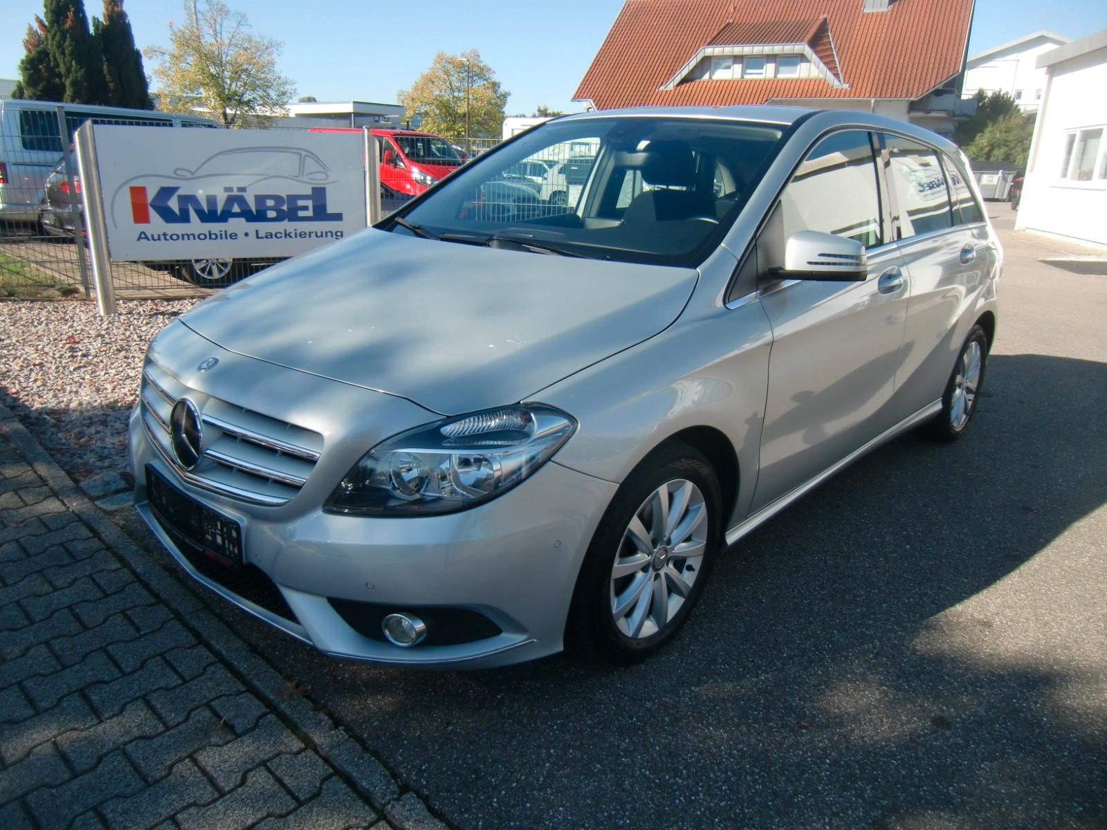 Mercedes-Benz B 200