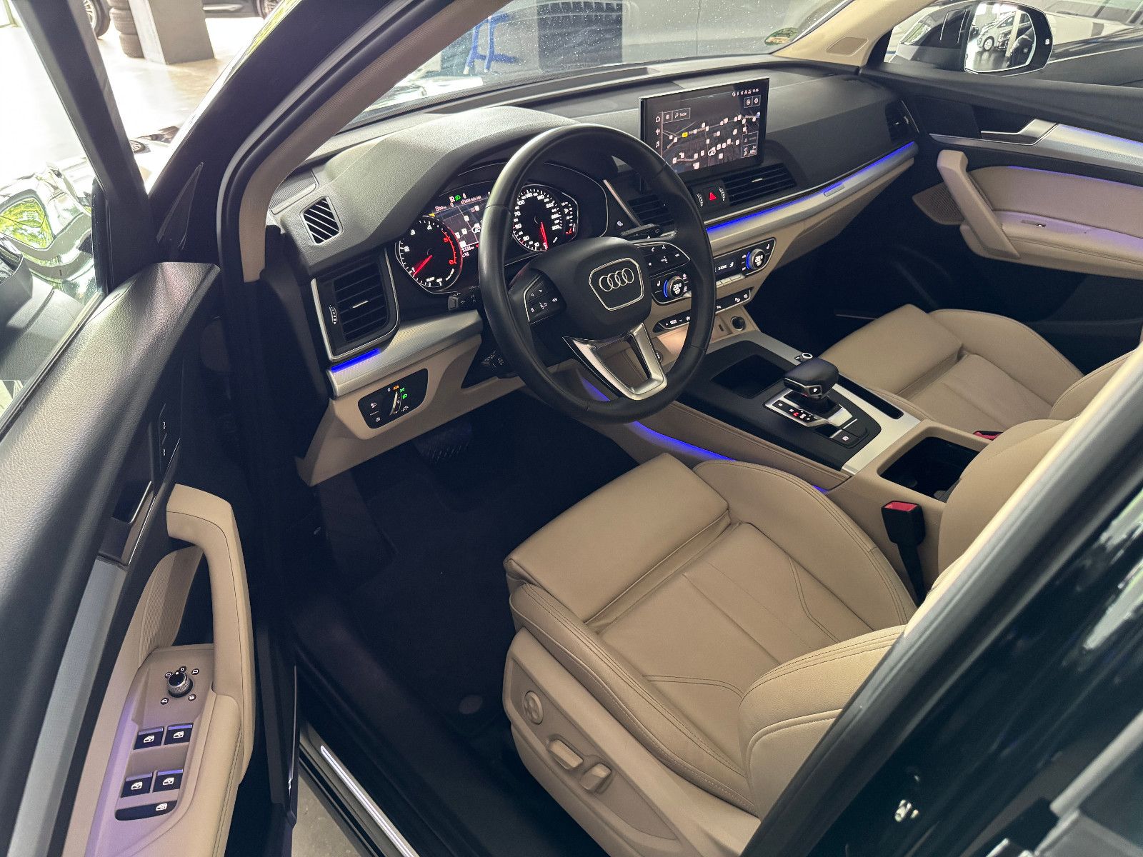 Fahrzeugabbildung Audi Q5 TDI 4X4 ADVANCED SPORT PANO MATRIX B&0 VOLL