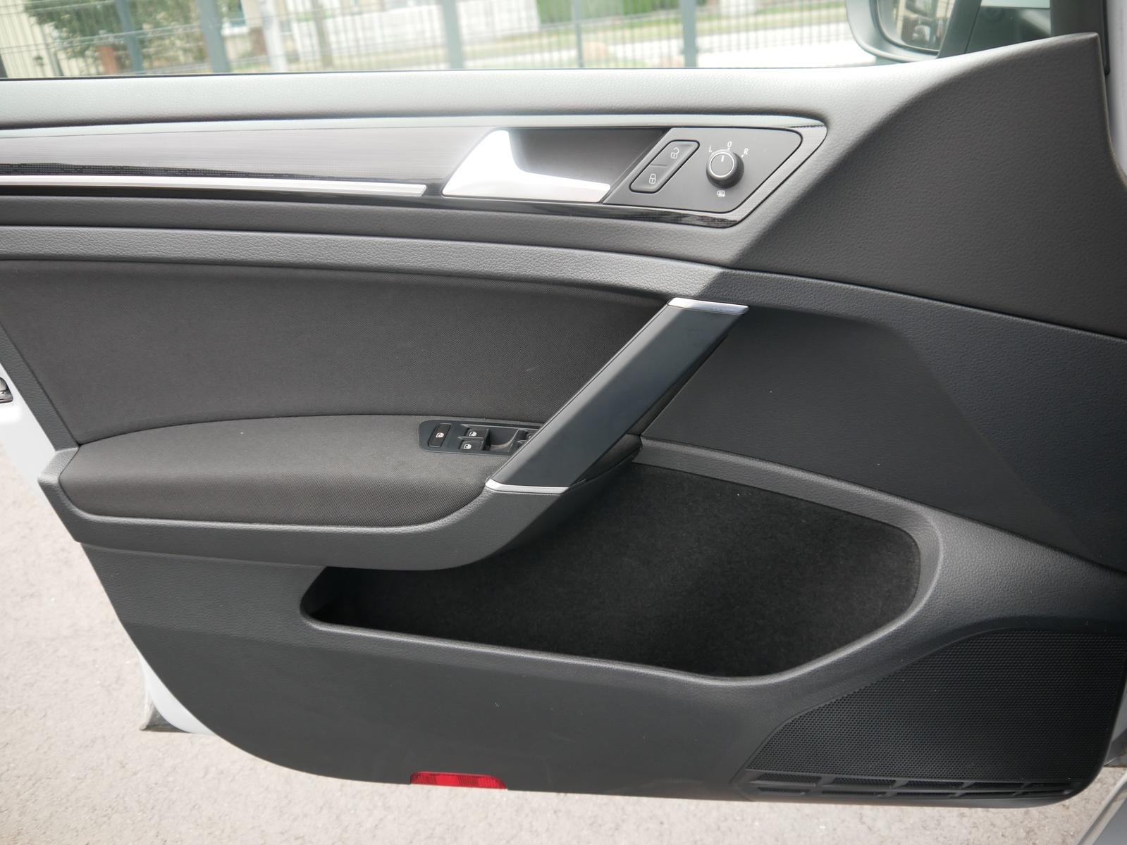 Volkswagen Golf VII 1.5 TSI Highline AHK LED Standheizung