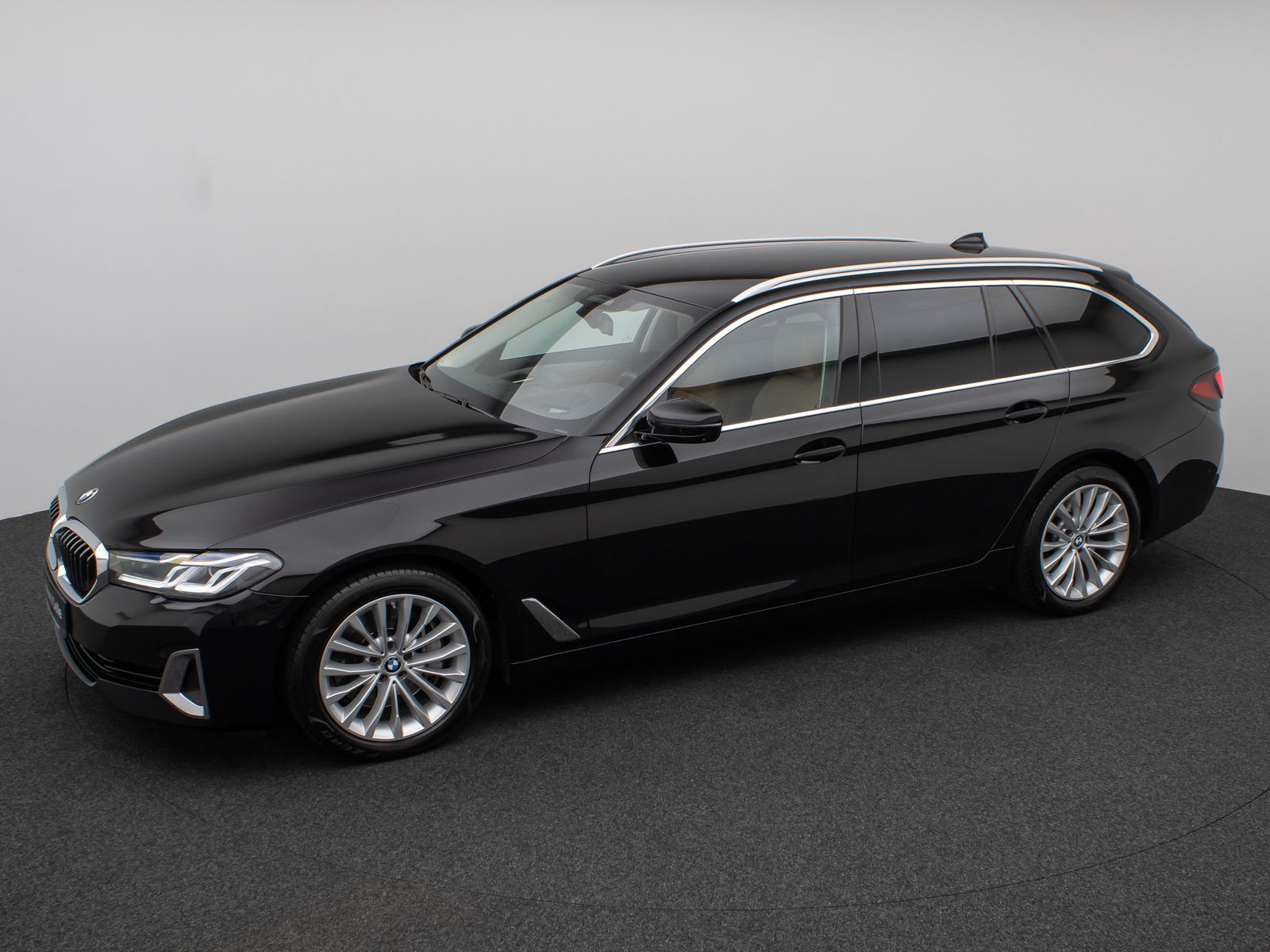 Fahrzeugabbildung BMW 530d xD Luxury Line 360° Laser HUD HiFi Komfort