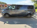 Ford Tourneo Custom - Ford: Firmenfahrzeug