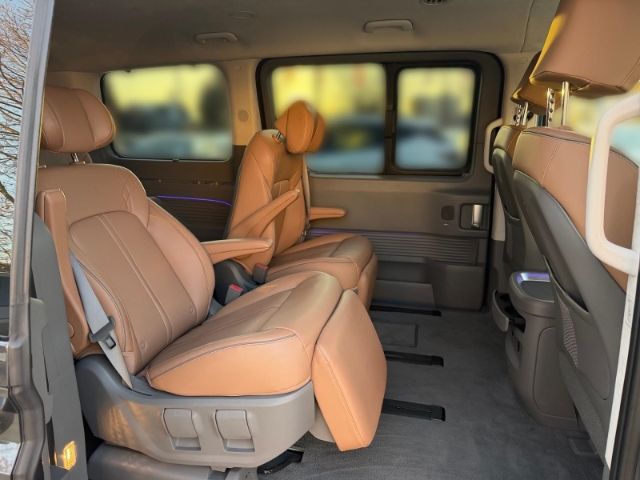 Fahrzeugabbildung Hyundai STARIA Signature 4WD 7-Sitzer +KLIMA+NAVI+SHZ+UV