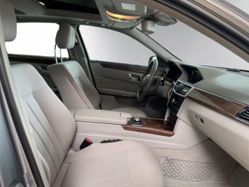 Bild 16 Mercedes-Benz E 350 CGI BlueEfficiency Elegance