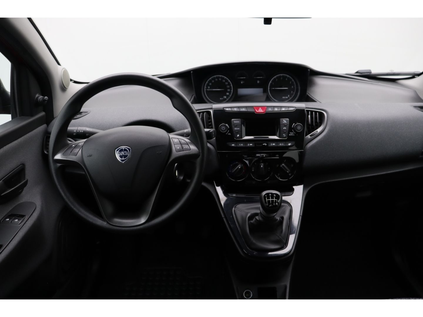 Fahrzeugabbildung Lancia Ypsilon Multifunktion Bluetooth Freisprechanlage