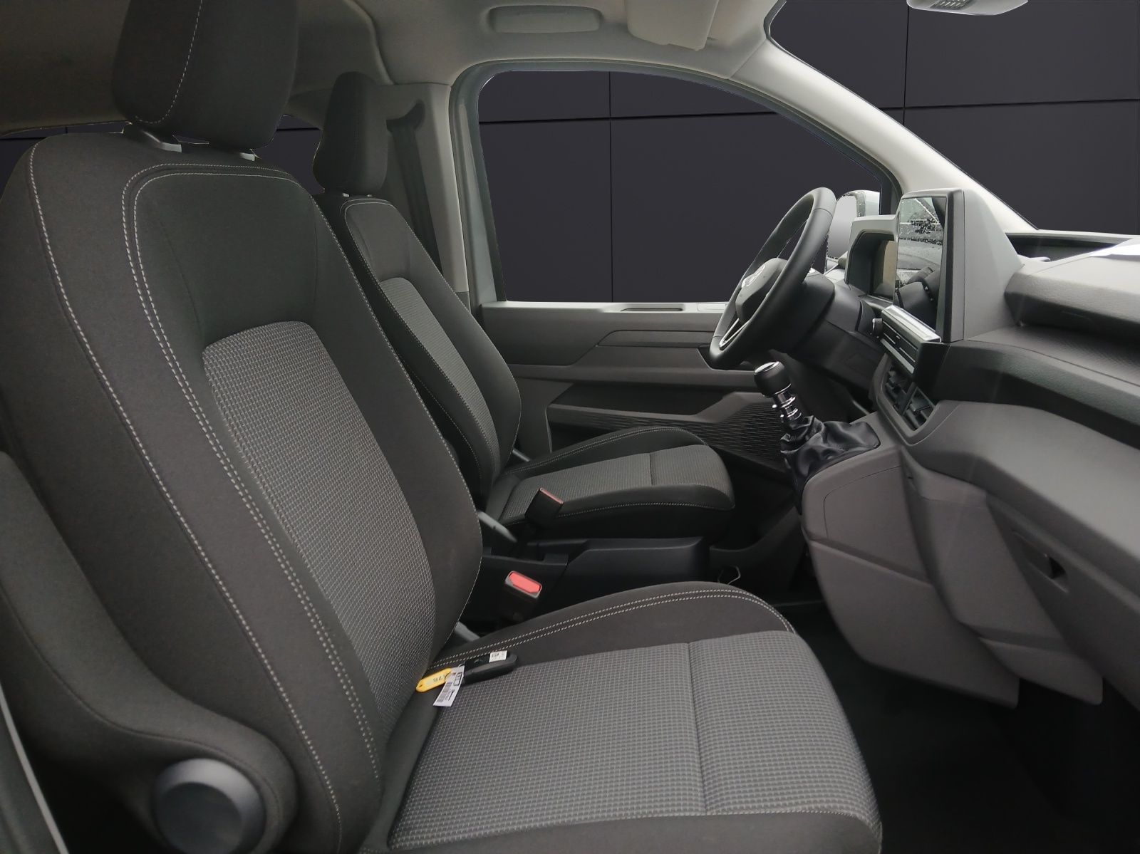 Fahrzeugabbildung Volkswagen T7 Transporter TDI Kasten Plus LR Kabine 5-Si RF
