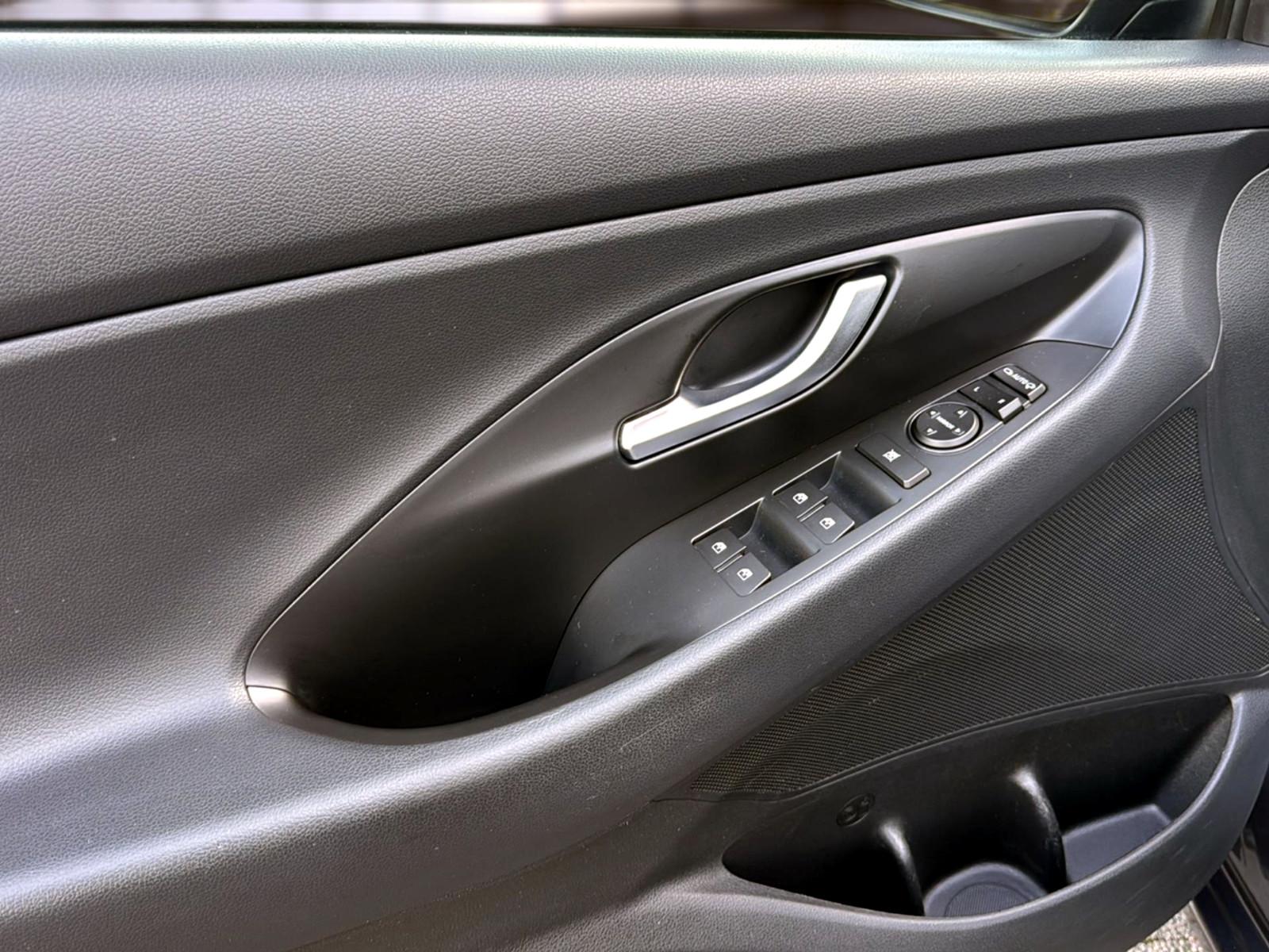 Hyundai i30 cw Trend+NAVI+KLIMA+PDC+KAMERA+AHK+ALU+75TKM