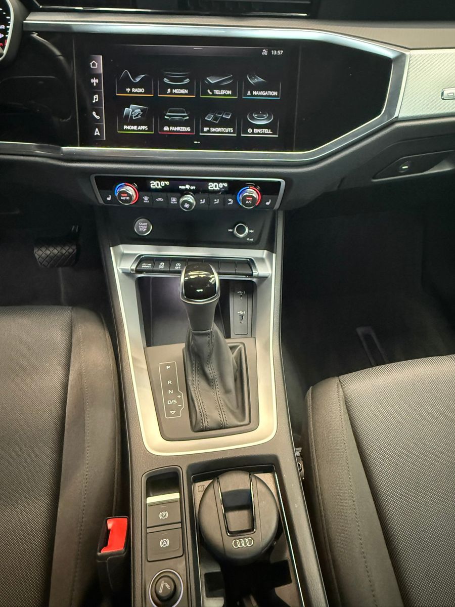 Fahrzeugabbildung Audi Q3 40 TFSI quattro advanced