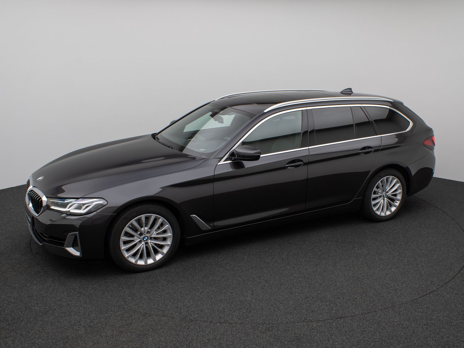 Fahrzeugabbildung BMW 540d xD LuxuryLine Panorama Laser Kamera HUD H/K