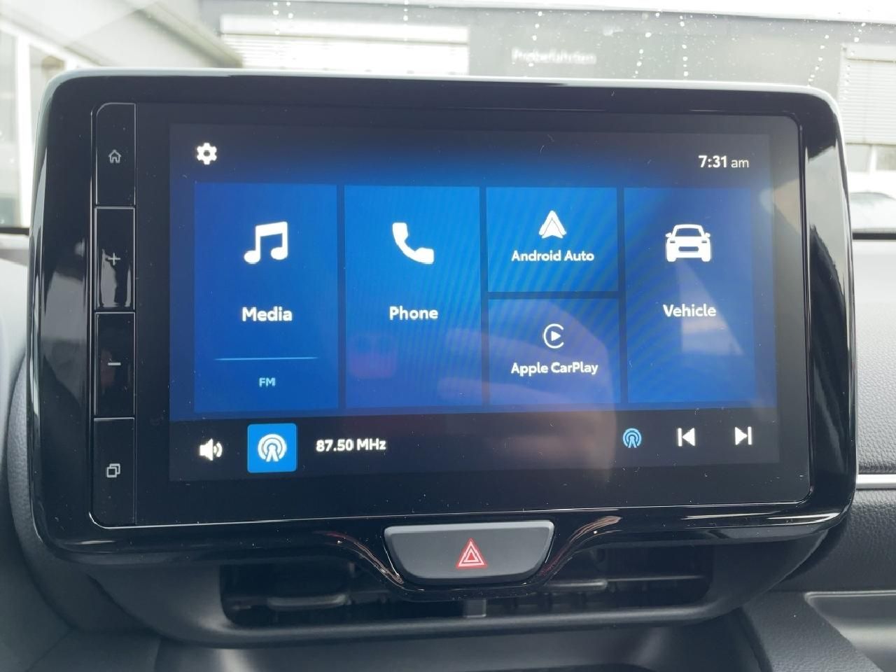 Fahrzeugabbildung Toyota Yaris Hybrid 116PS Team D + Comfort-Paket