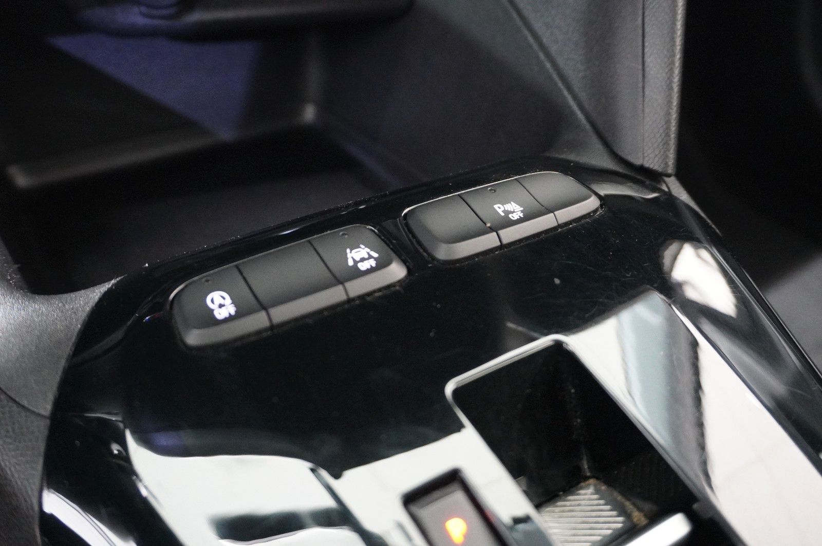 Fahrzeugabbildung Opel Corsa F 1.2T ELEGANCE NAVI/LED/KAMERA/SPORT/VIRT