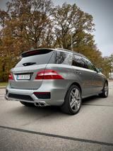 Mercedes-Benz ML 63 AMG 4MATIC AMG - Mercedes-Benz: AMG 63 Ml