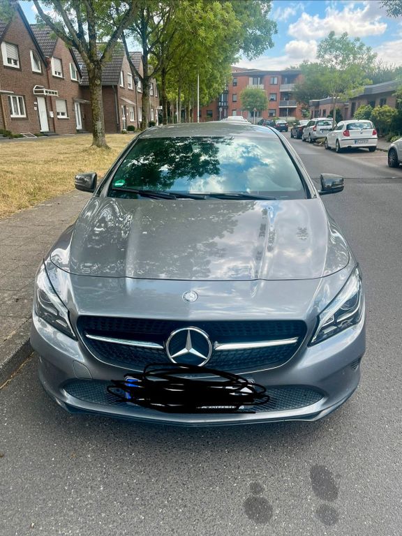 Image of Mercedes-Benz CLA 180