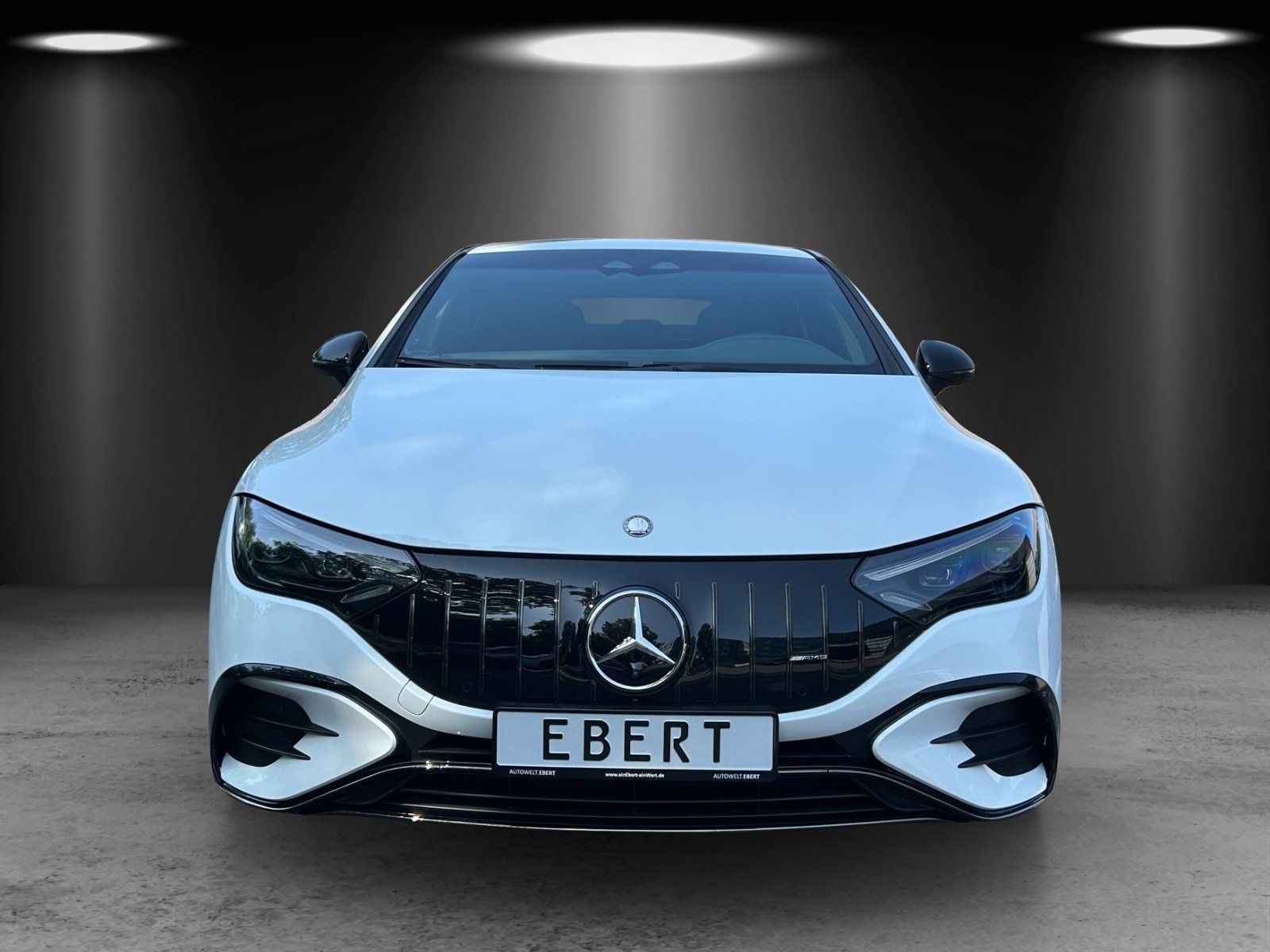 Fahrzeugabbildung Mercedes-Benz EQE 43 AMG Prem HYPER Night DISTRO KeyGo AHK HAL