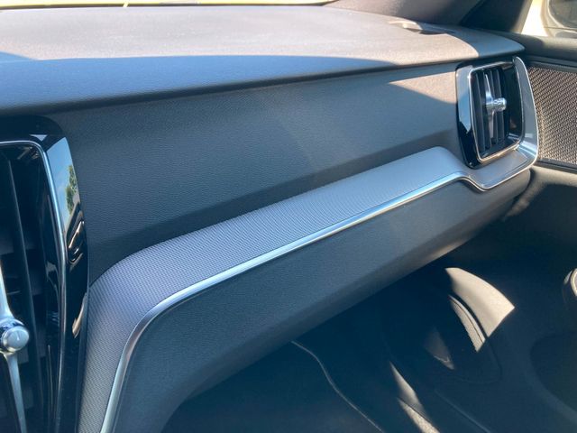 V60 B4 (Diesel) R Design (Standheiz, AHK, Pano)