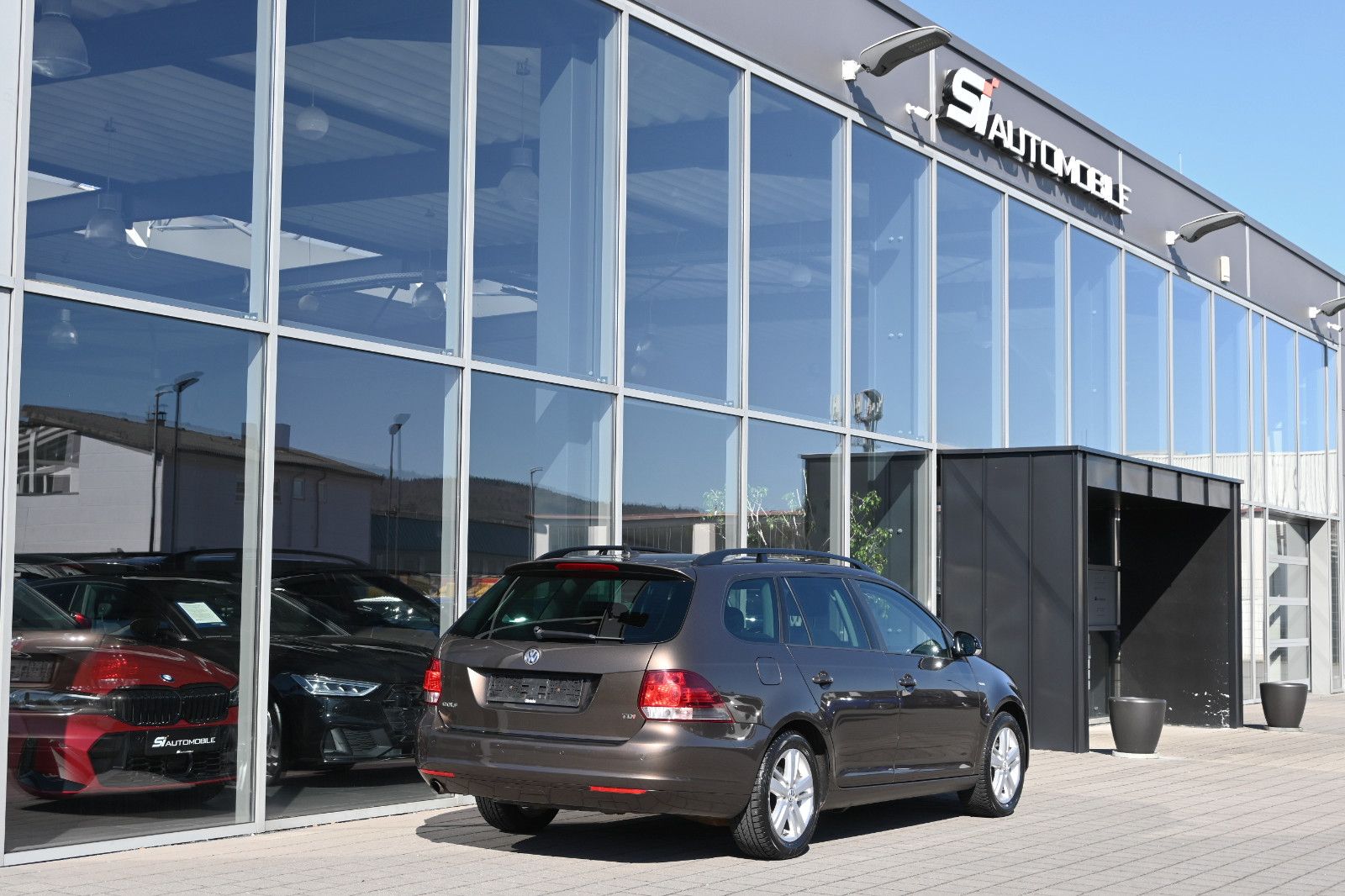 Fahrzeugabbildung Volkswagen Golf 1.6 TDI Variant MATCH °AHK°PANO°STANDHEIZ.°