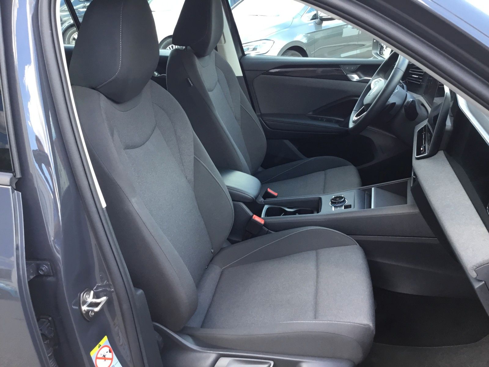 Fahrzeugabbildung Volkswagen Tiguan 1.5 eTSI DSG+AHK+LED+Kamera+Sitzheizung