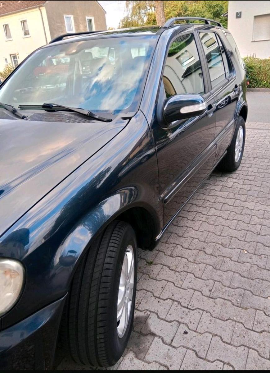 Mercedes-Benz ML270 2004 — engine 163 HP (120kW)
