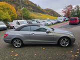 Mercedes-Benz E 250 E Cabrio E 250 CGI BlueEfficiency - Mercedes-Benz E-Klasse aus 2011: Cabrio