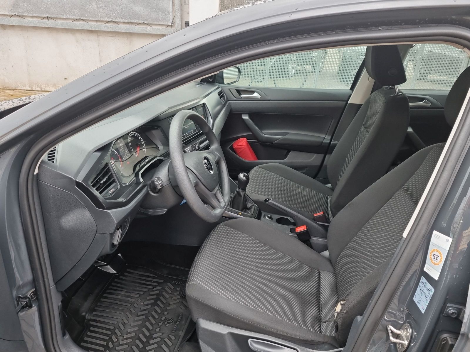 Fahrzeugabbildung Volkswagen Polo 1.0 Trendline PDC SHZ DAB+ KLIMA