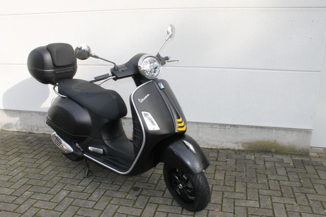 Vespa GTS 300 Notte