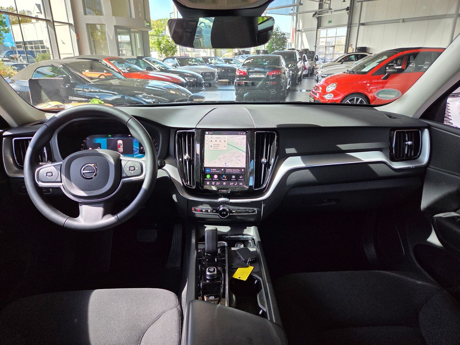 Fahrzeugabbildung Volvo XC60 Momentum 2WD RFK LED ALU