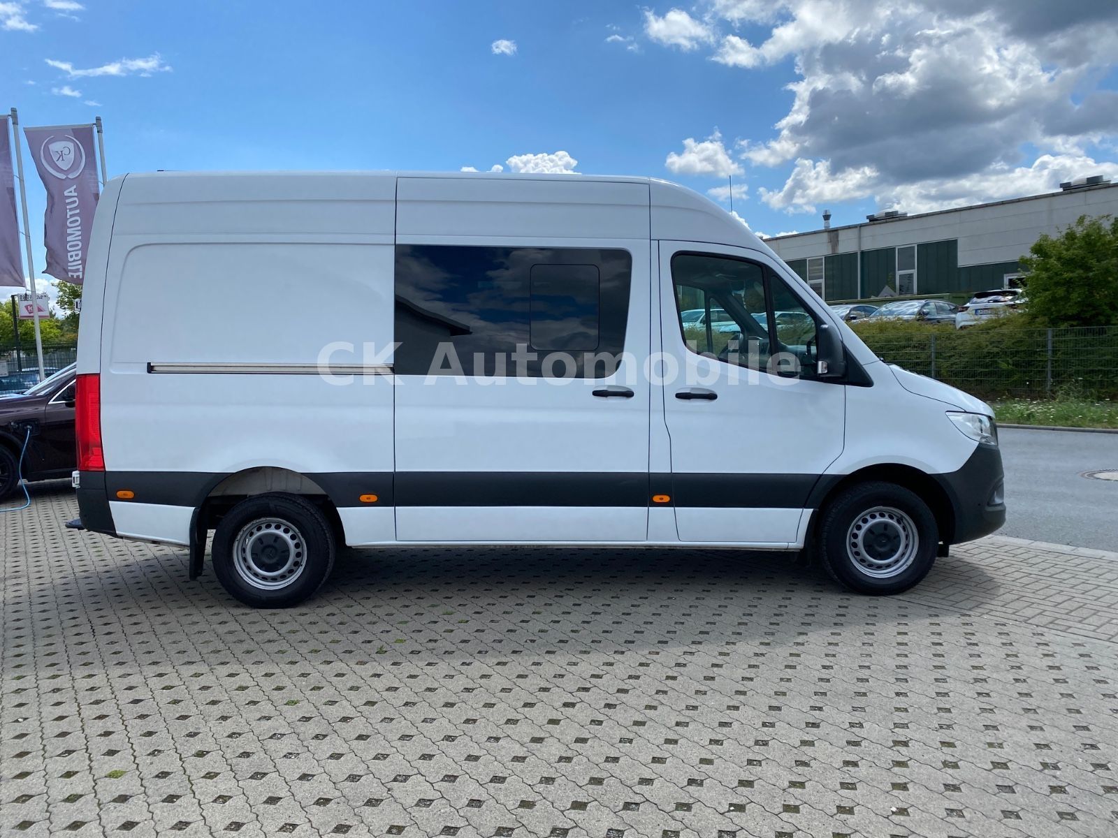 Fahrzeugabbildung Mercedes-Benz Sprinter III Mixto 319CDI Autom./5 Sitze/Navi