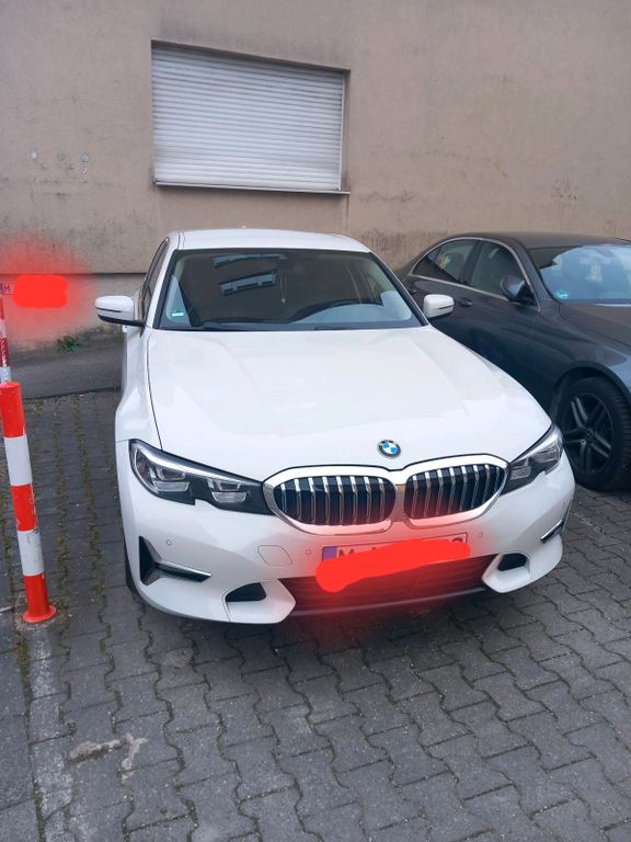 Image of BMW 330