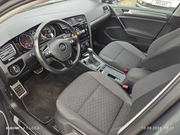 Volkswagen Golf - 10